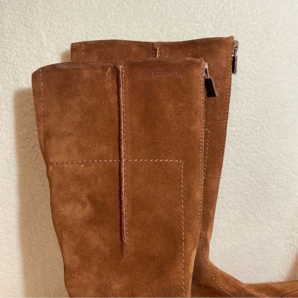 Elegant Tan Suede Winter Boots - Picture 4 of 11